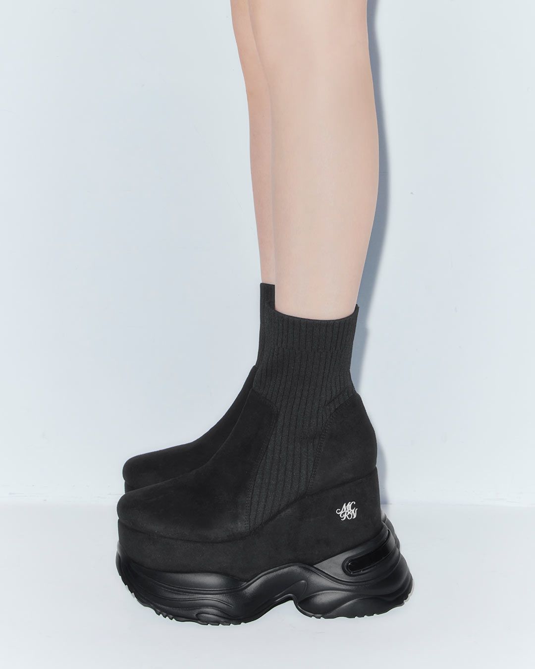 ソックスライク厚底ブーツ クリーム | ファッション通販＆メディア