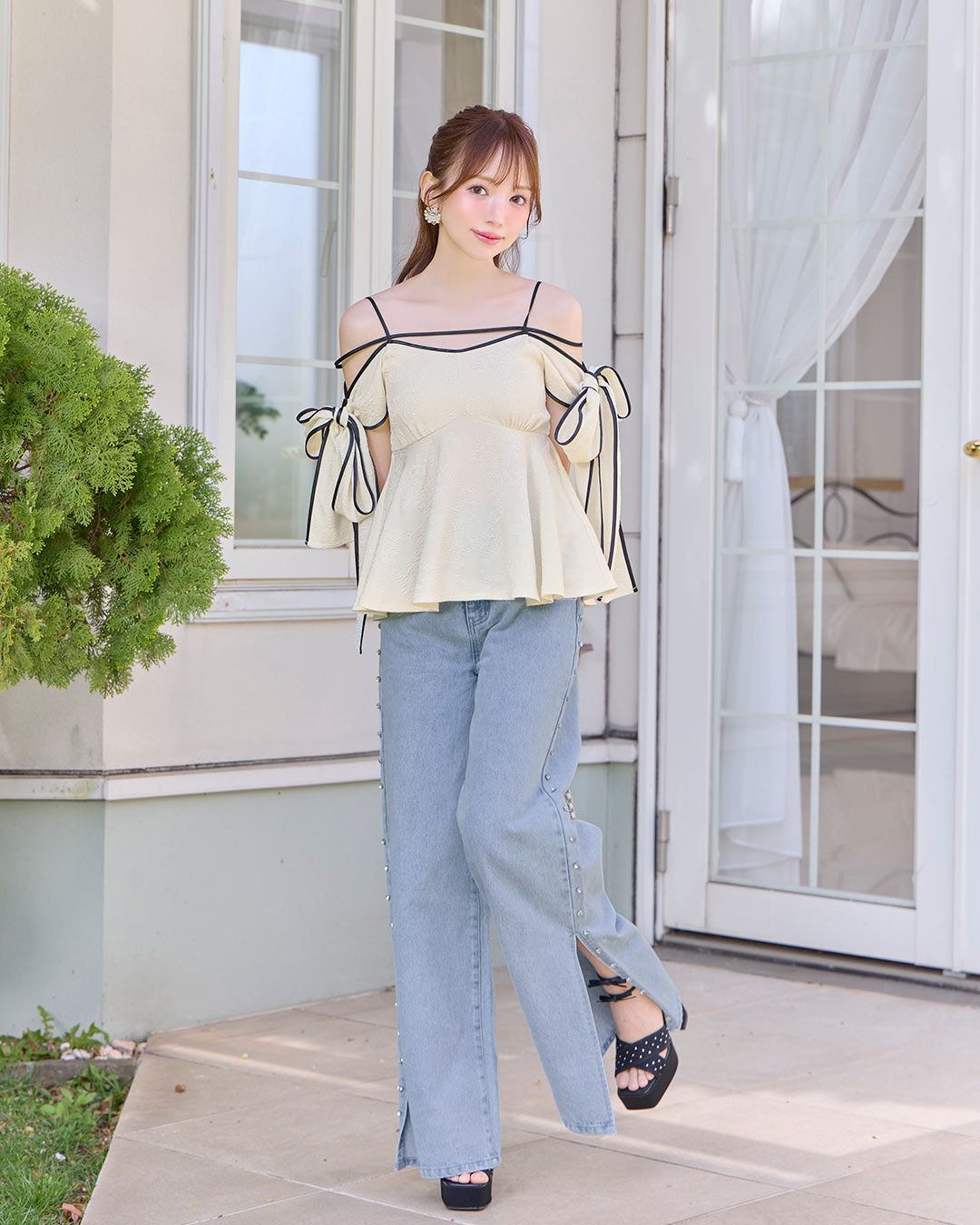 サイドビジューワイドデニムパンツ ライトブルー | ファッション