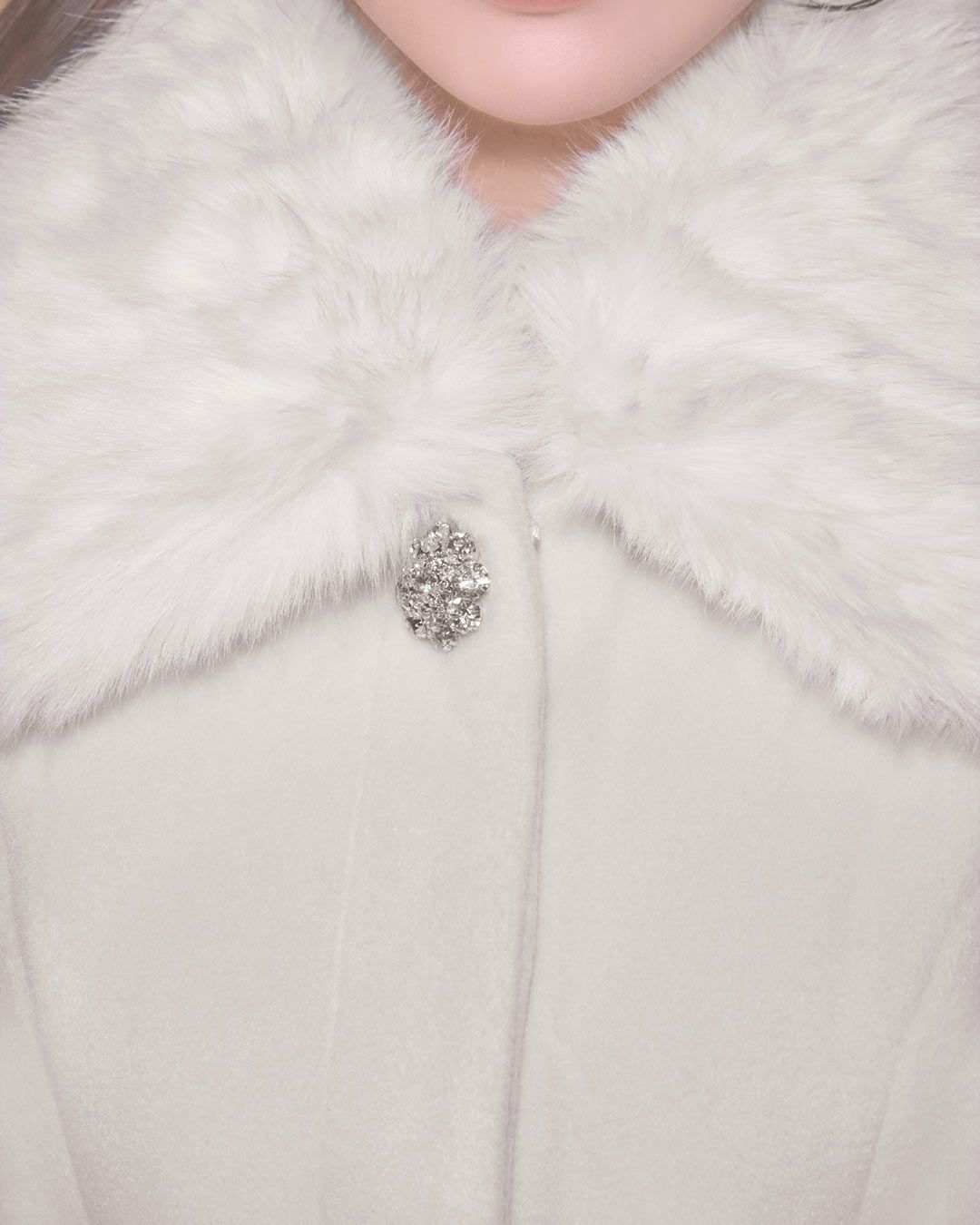 ファーカラーフレアコート オフホワイト | ファッション通販＆メディア