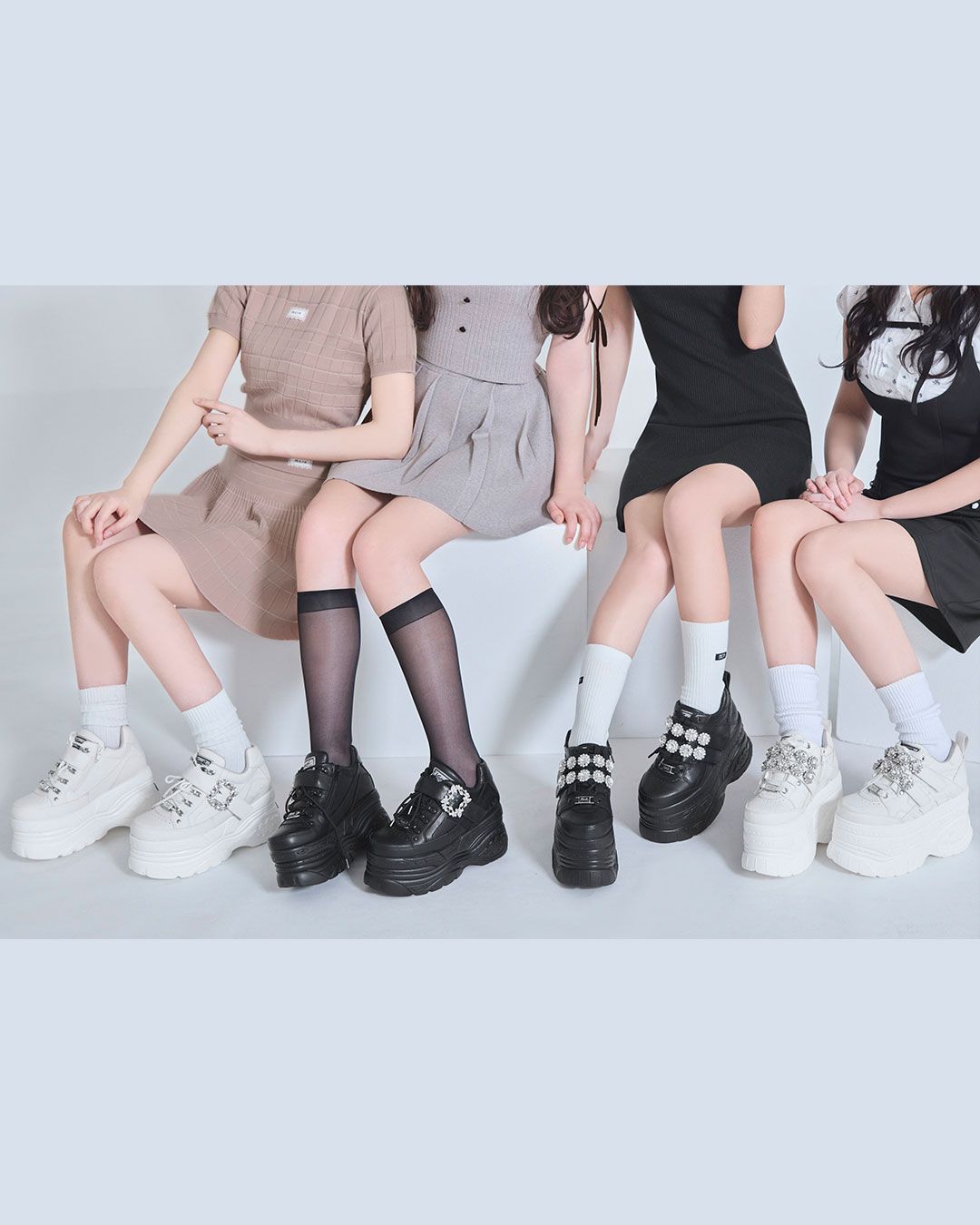 YOSUKEビジューバックル厚底スニーカー ブラック | ファッション