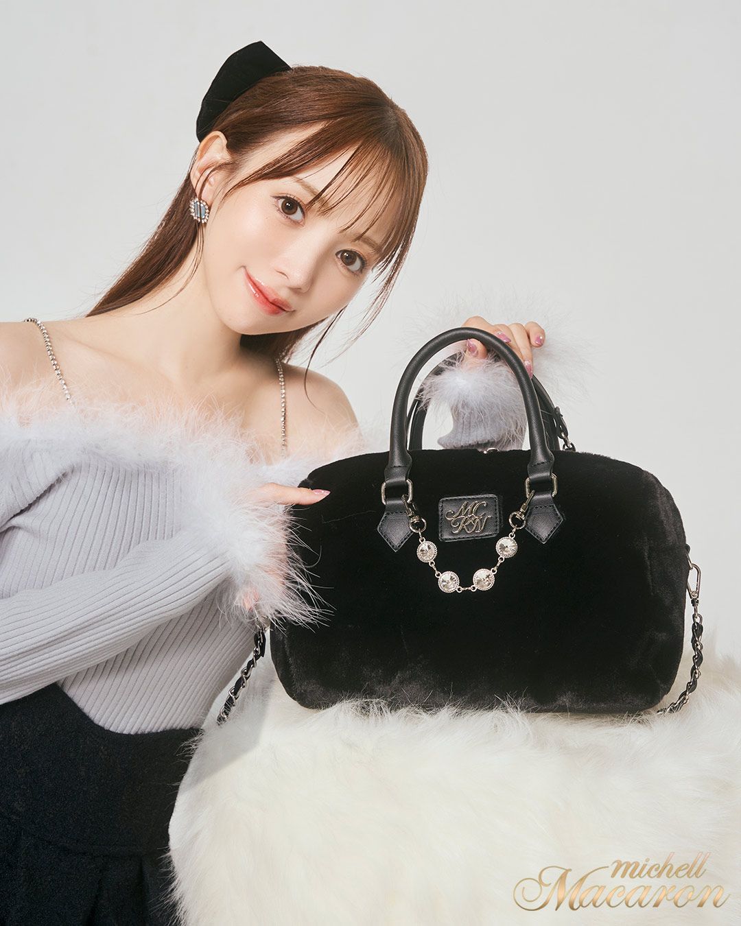 ミシェルマカロン ファーボストンバッグ 黒 Michelle macaron 分厚く