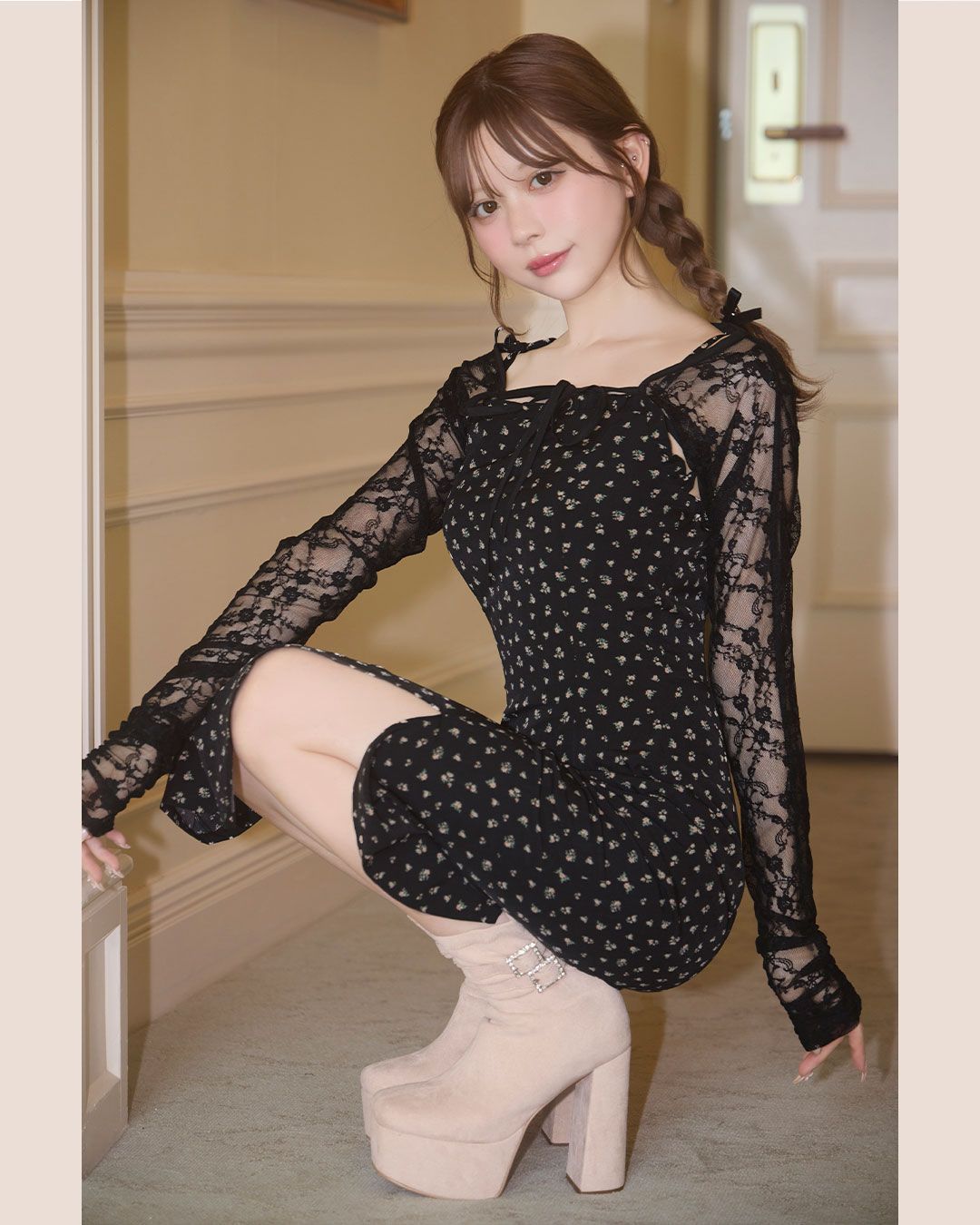 即完売♡マナ フラワープリントショートブーツ 花柄 サイドジップ 13cm♡きらきらベルトショートブーツ ブラック | ファッション