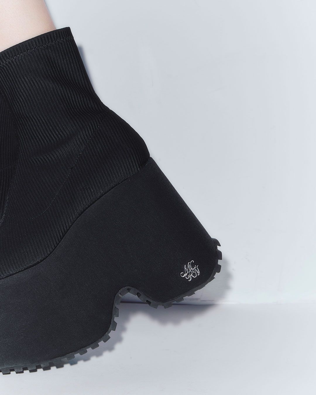 14.5cm最強盛れショートブーツ ブラック | ファッション通販＆メディア