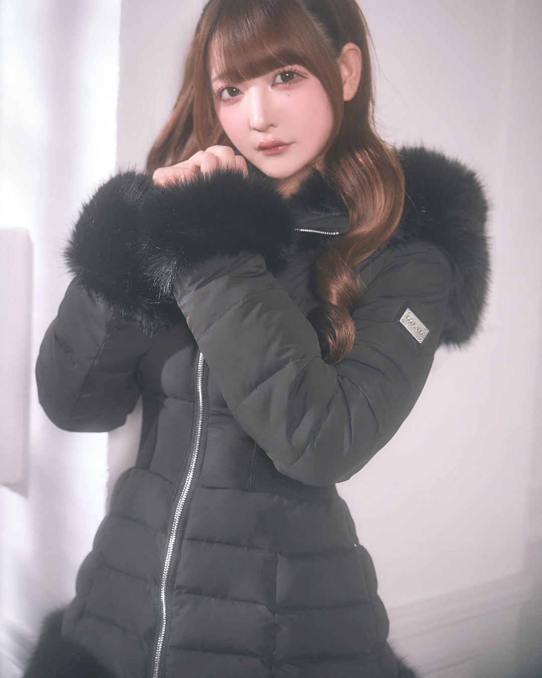 新品タグ付き ミシェルマカロン 美くびれフェイクファーダウンコート ブラック 美くびれフェイクファーダウンコート ブラック | ファッション通販