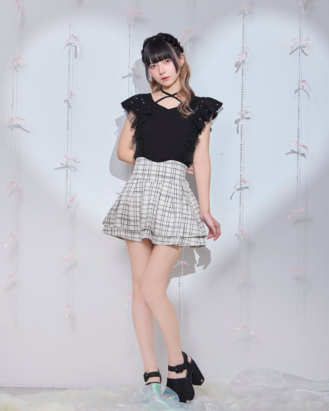 ミシェルマカロン　ビジューフリルニットトップス　ブラック　XSサイズ ミシェルマカロン ビジューフリルニットトップス ブラック XS