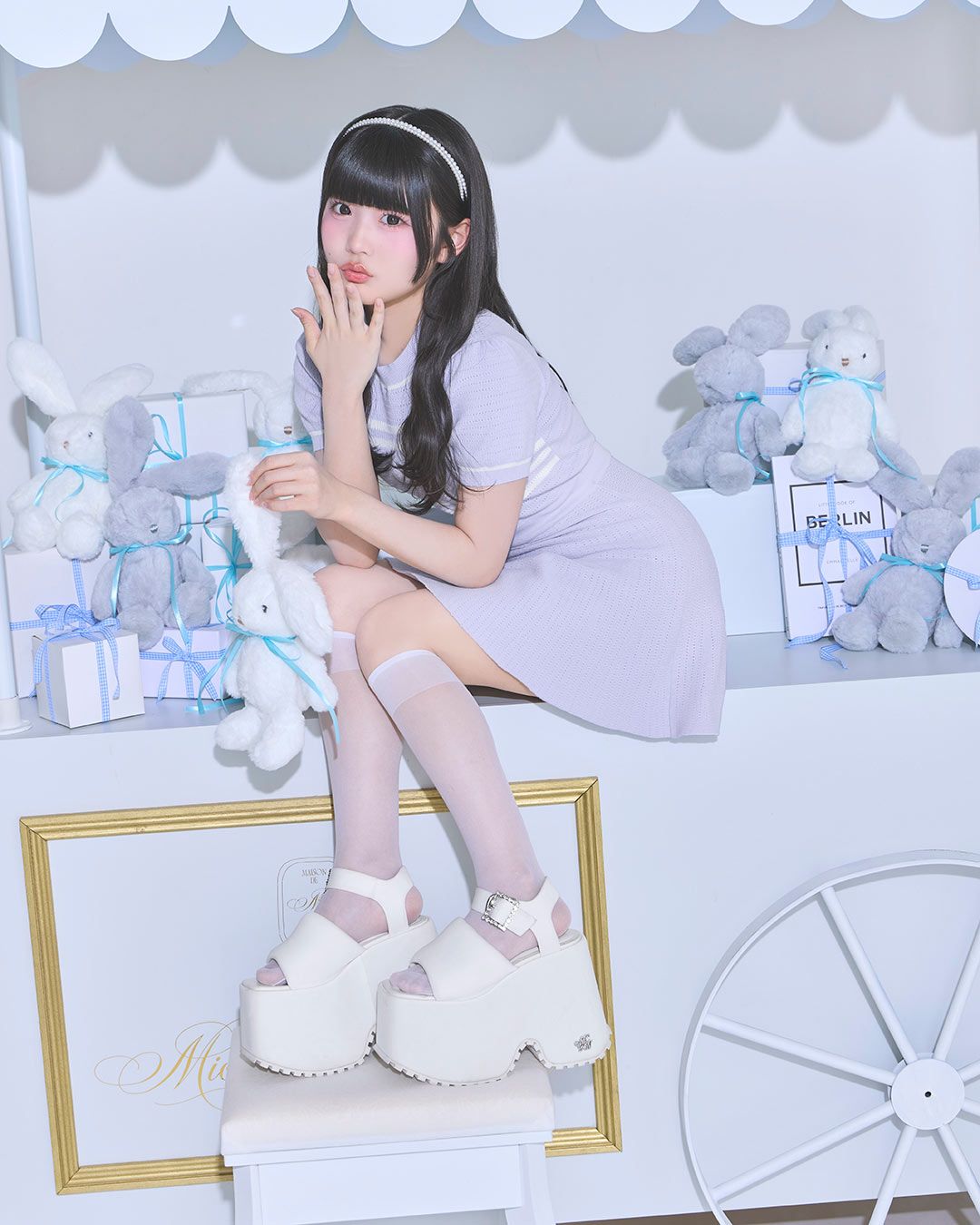 ビジュー厚底パテッドサンダル ブラック | ファッション通販＆メディア