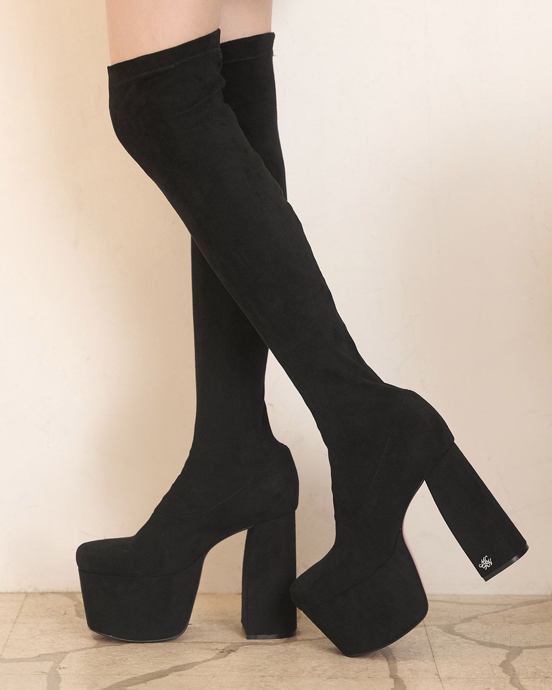 美脚ニーハイブーツ ブラック | ファッション通販＆メディアMyColor