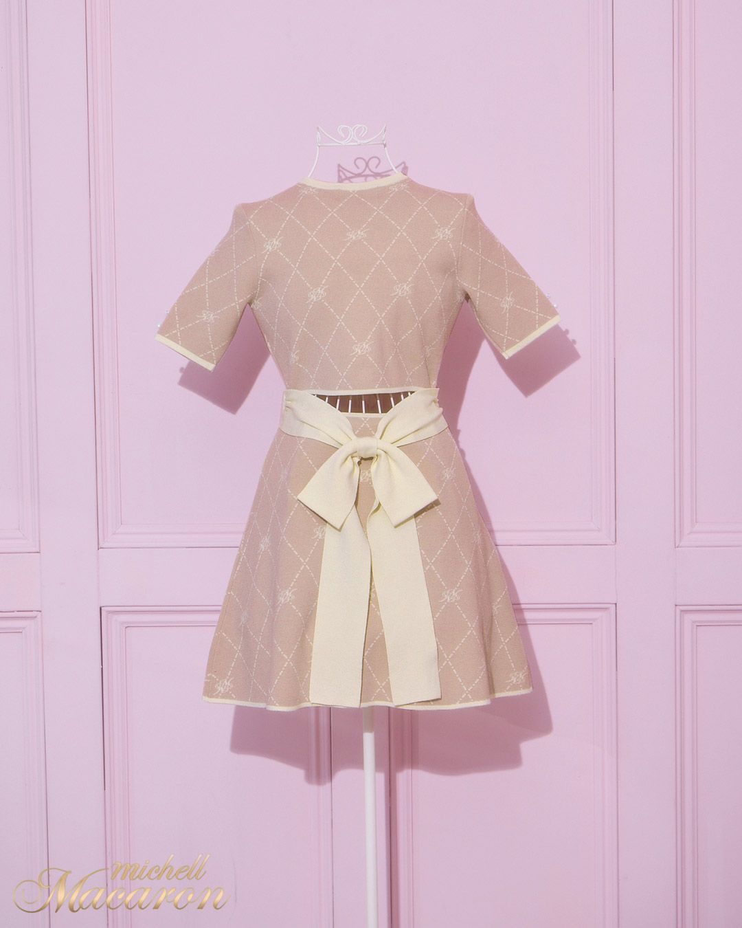 michellmacaron イモちゃん モノグラムニットワンピース ピンク