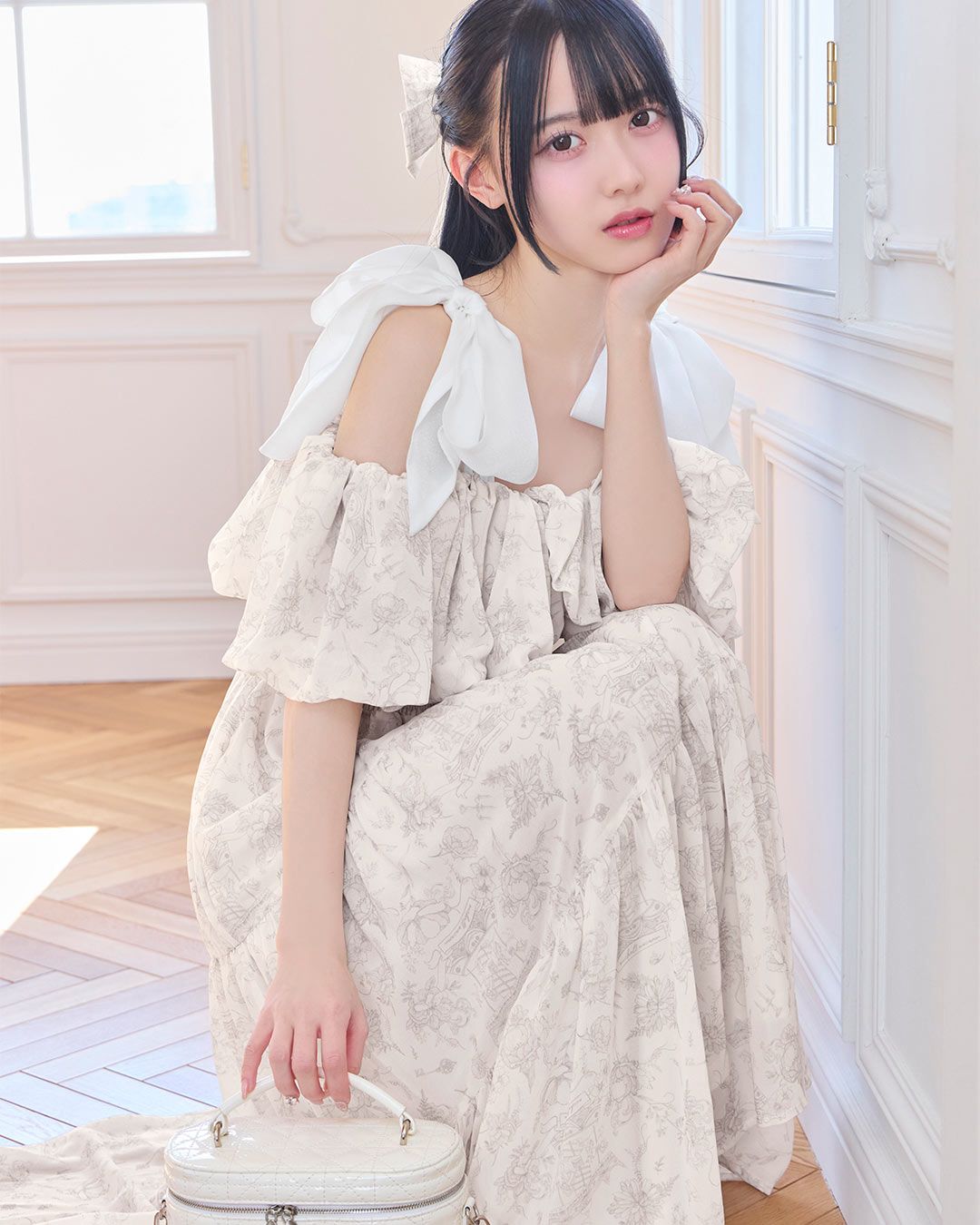 ロイヤルフルールワンピース（ヘアリボン付き） ベージュ