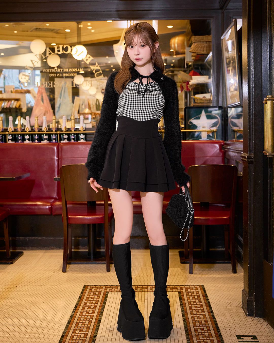 ミシェルマカロン　ビジュー　美脚スカート　ブルー 殿堂入り!!美脚になれるスカート♡（インナーパンツ付） ブルー