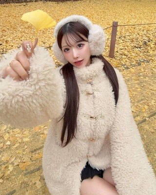 cherimi ポンチョファーコート 360°盛れるフード付きポンチョ🐻🤍 ウエストはきゅっと♡ フードと裾は