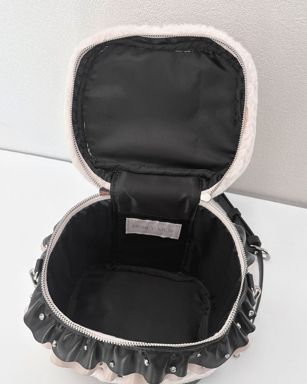 ビッグリボンファーバニティショルダー ピンク×ブラック