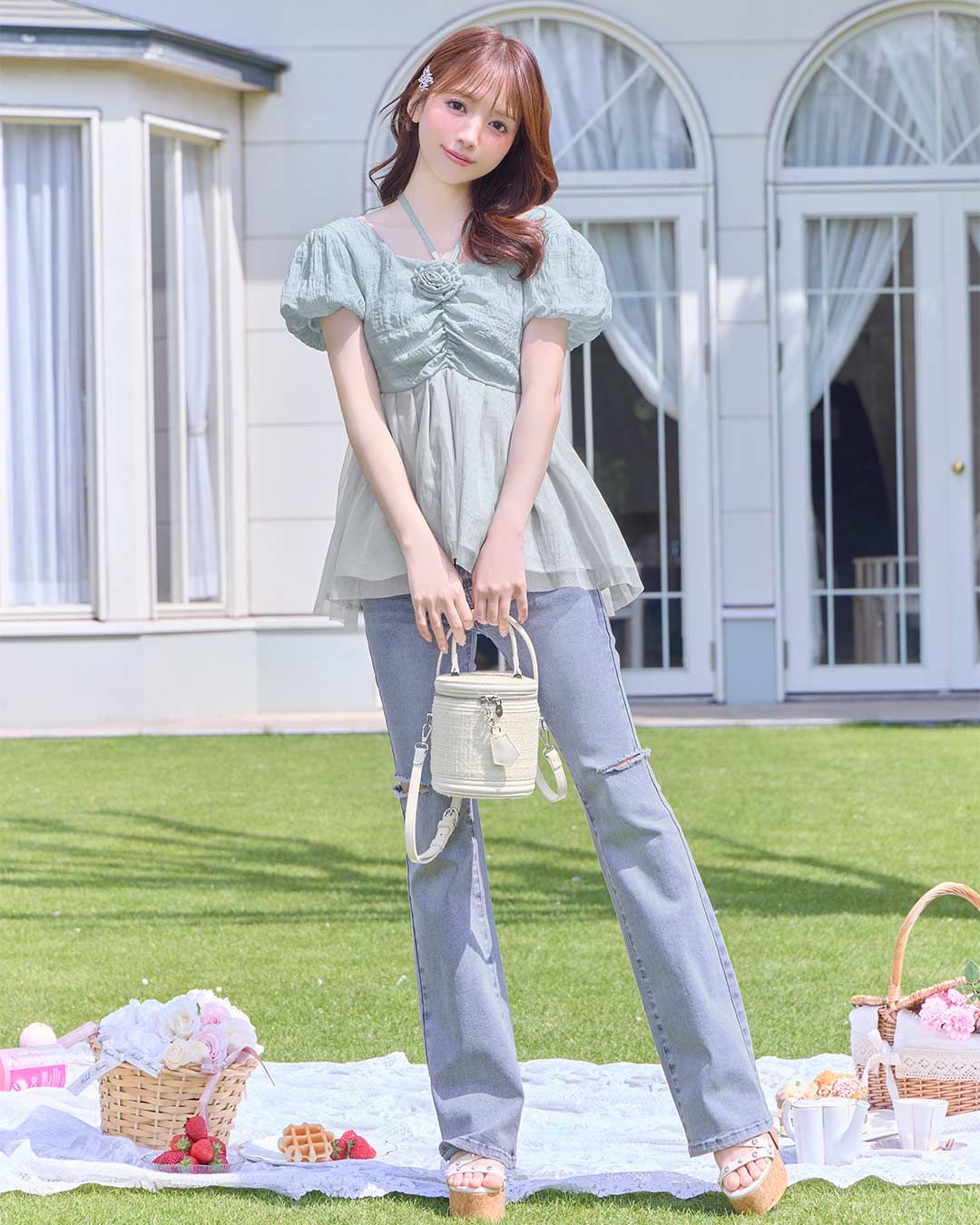 TORRAZZODONNA shikina フローラルシアーフレアトップス 白 優待価格[TORRAZZO DONNA]シアーブラウス | KOBUNSHA SELECT